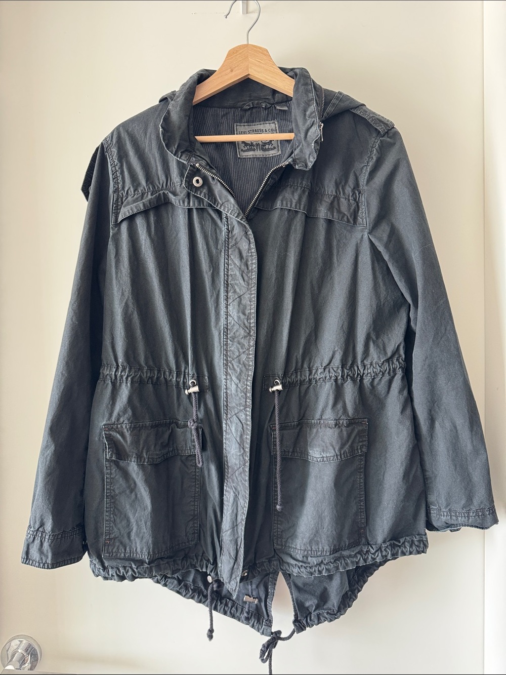 Levi’s Black Hooded Utility Anorak Jacket Women’s Large